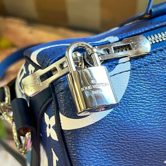 LOUIS VUITTON Speedy Bandouliere 30 Blue Escale Canvas Satchel Bag - Picture 14 of 15